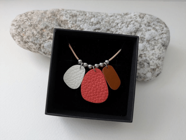 Pebble Necklace (1)