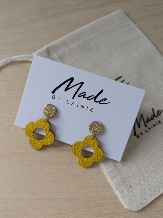 Retro Flower Drop Earrings (1)