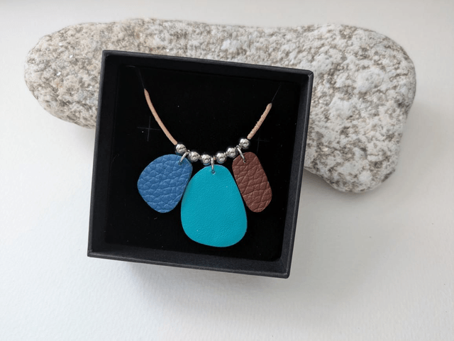 Pebble Necklace (2)
