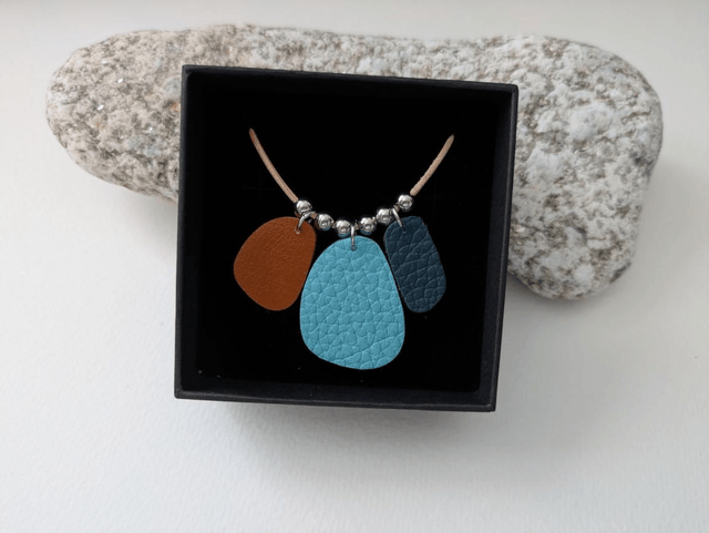Pebble Necklace (1)